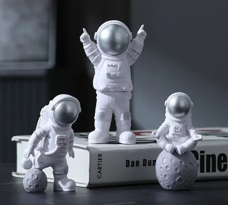 4/3pcs Universe Rocket Astronaut Desk Decoration Kawaii Figurines Office Accessories Home Decoration Desktop Model Birthday Gift