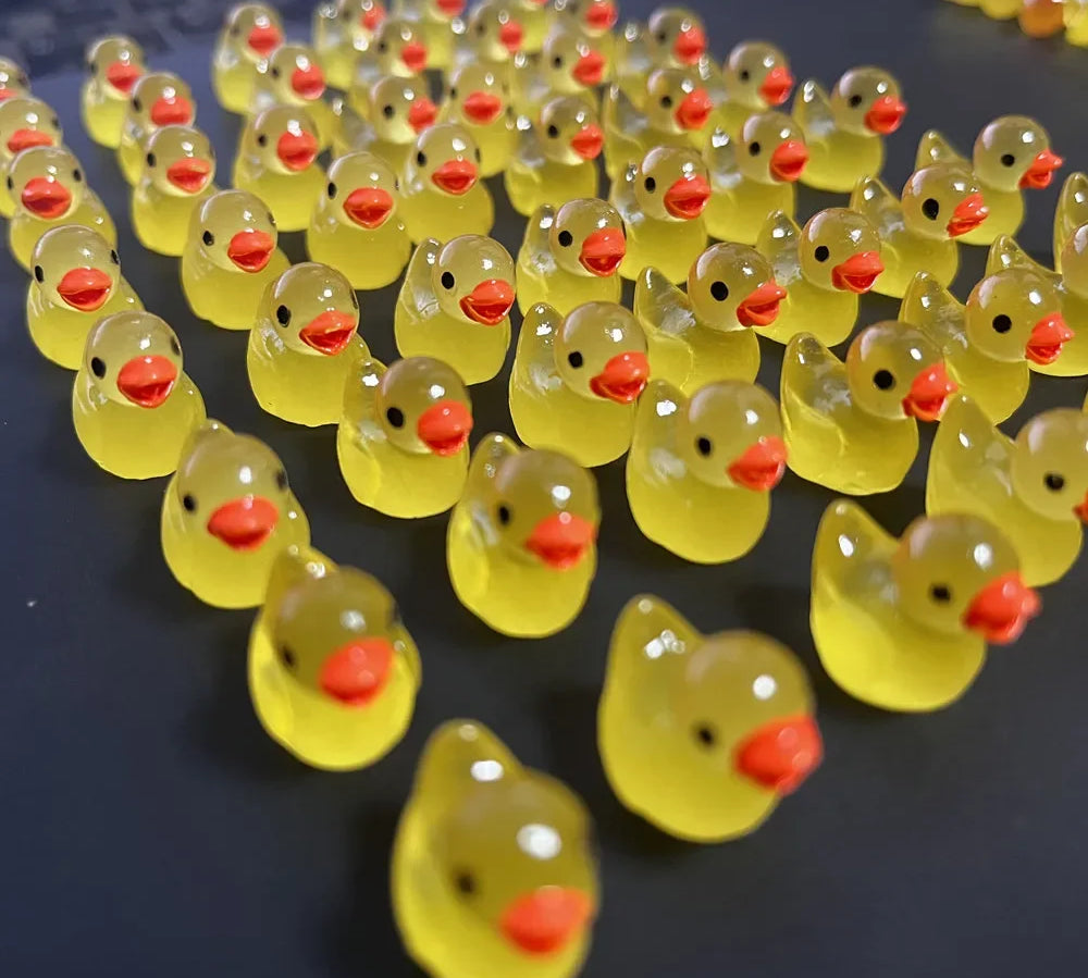 50PCS Luminous Mini Ducks Moss Microlandscape Miniature Duck Figurines Fairy Garden Accessories Home Decor Glow in The Dark